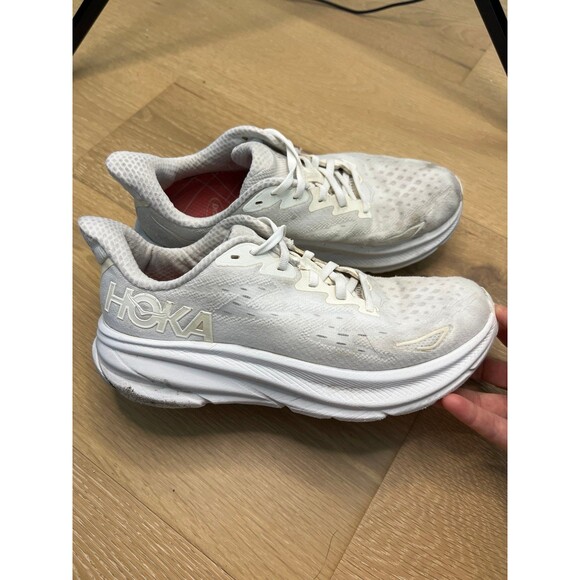 NOT FOR SALE Hoka One One Clifton 9 Women’s Running Shoes White Size 8 - Picture 1 of 8
